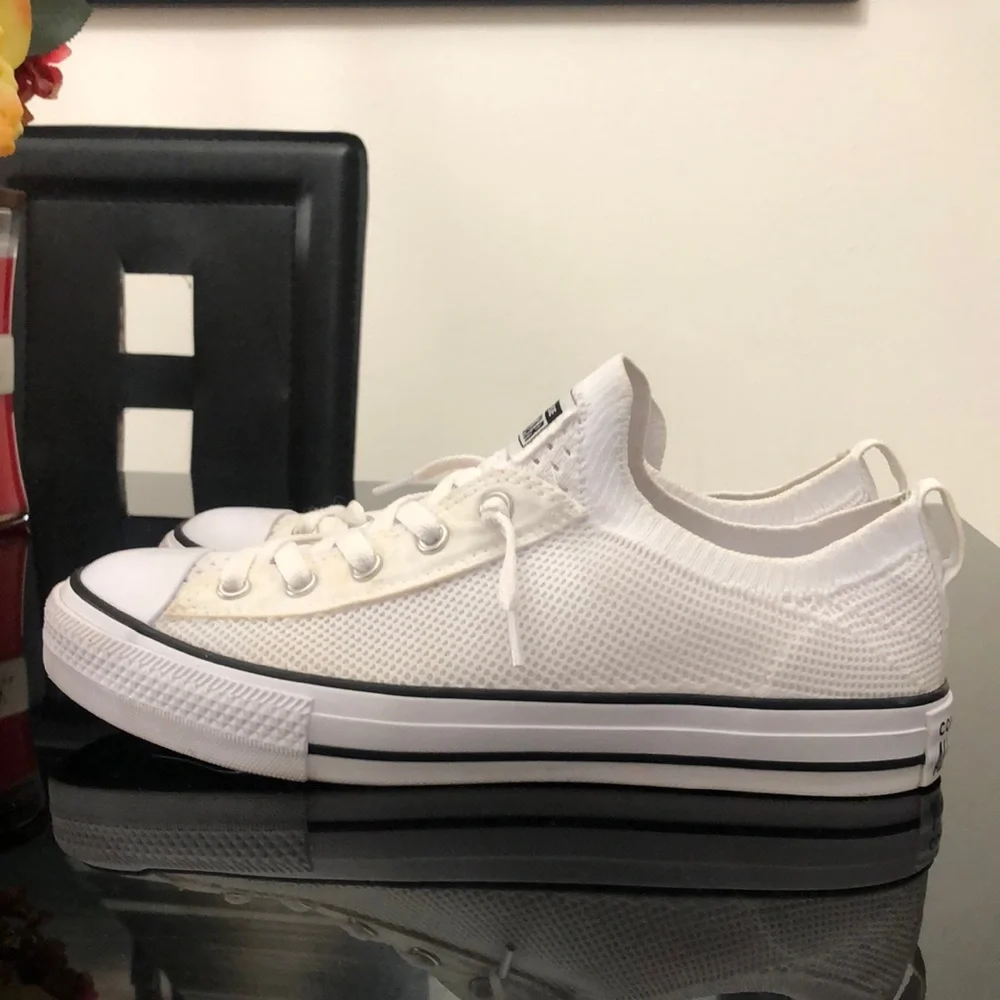 CONVERSE ALL STAR SNEAKERS MENS-BOYS SIZE 6